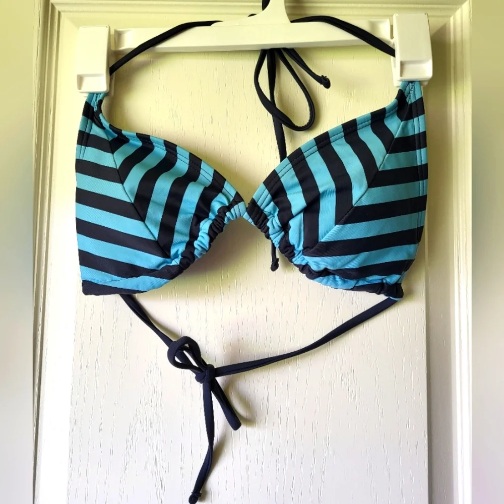 Bikini - Picture 5 of 6